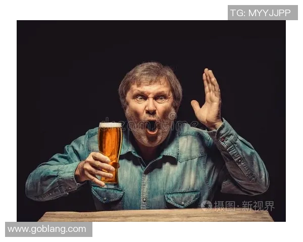 酒鬼背后的故事揭示了足球明星的另一面与人生挑战 酒鬼背后的故事揭示了足球明星的另一面与人生挑战