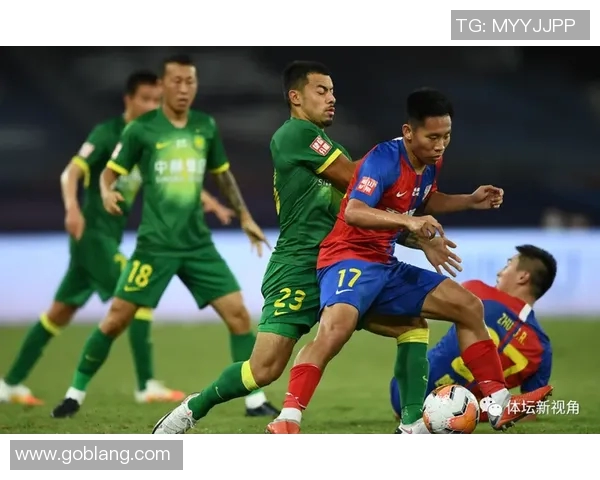 重庆足球队在邀请赛中的团队协作表现分析与点评